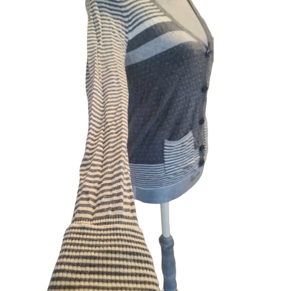 Bundle American Eagle Black Wash Distressed Jeggings Sweater and Cardigan - Picture 13 of 16